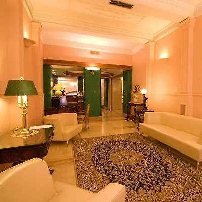 Отель Laurentia 3*